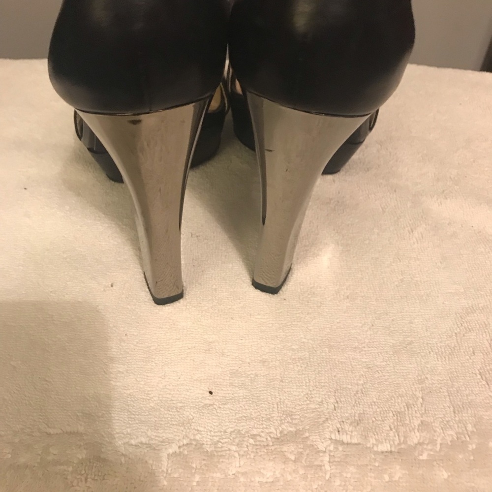 Sandals - Picture 3 of 4